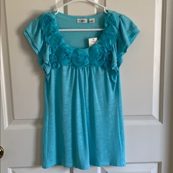 NWT - Cato Top with Cloth Flowers Around Neck - Picture 1 of 8
